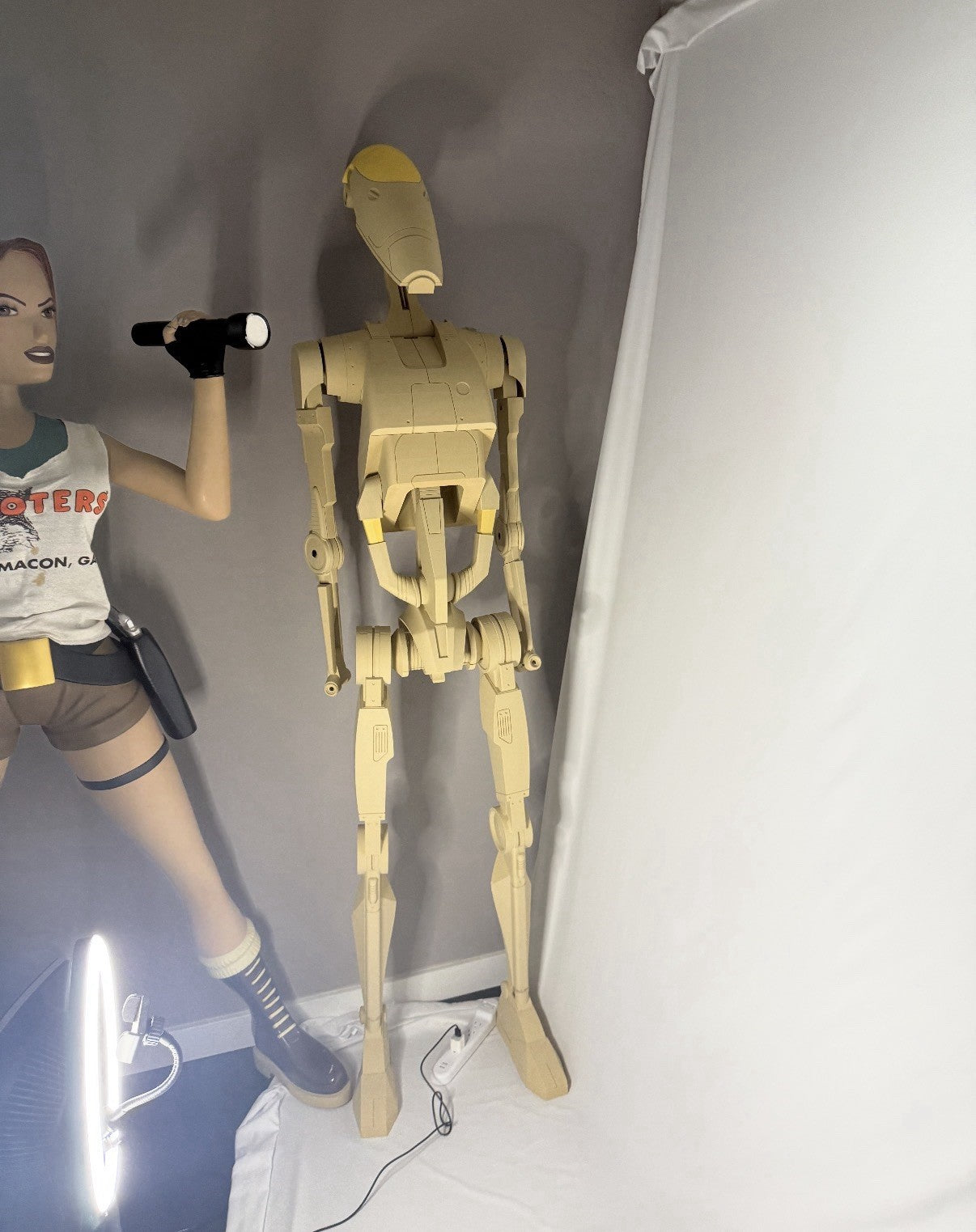 Articulated Life-Size B-1 Battle Droid 3D, Blaster & Base included